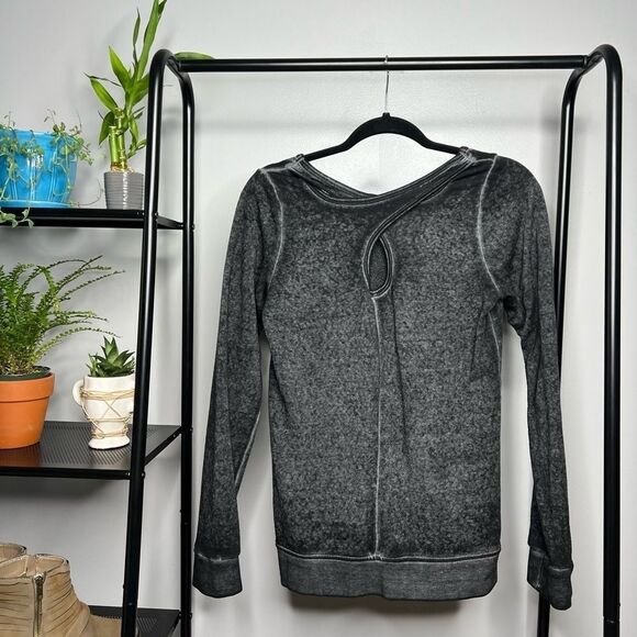 THREADS 4 THOUGHT✨
Furina Fleece Criss-Cross Back Knit Top🍃 - Picture 2 of 4